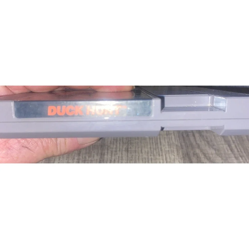 Nintendo NES Duck Hunt Only‎ video game cartridge 5 Screw